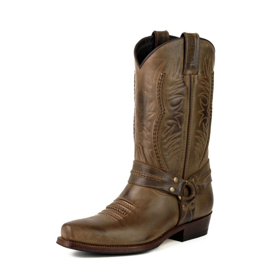 El-Gat-Amb-Botes-Platja-Daro-Shop-Online-Botas-Mayura-07-Crazy-Old-Sadale
