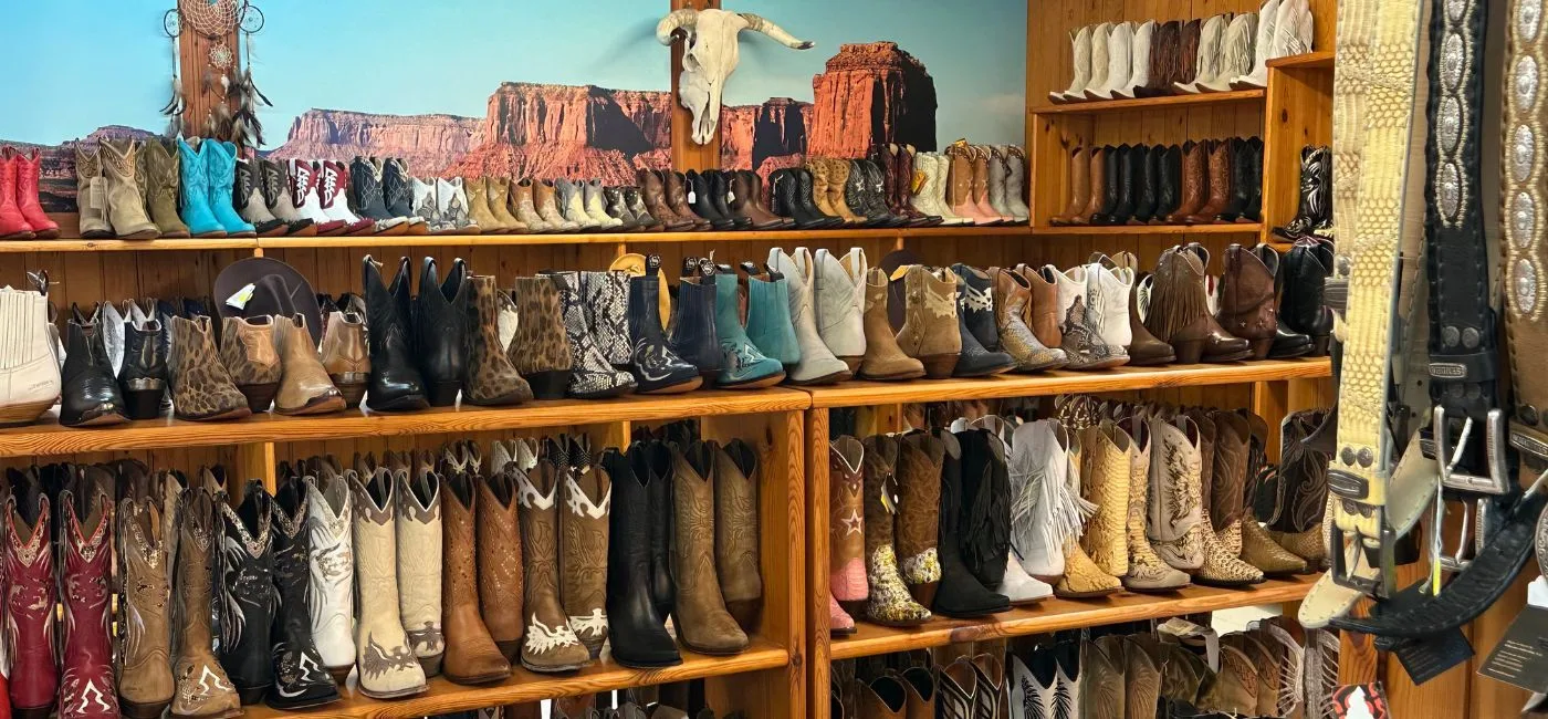 Country ShopEl Gat amb Botes 