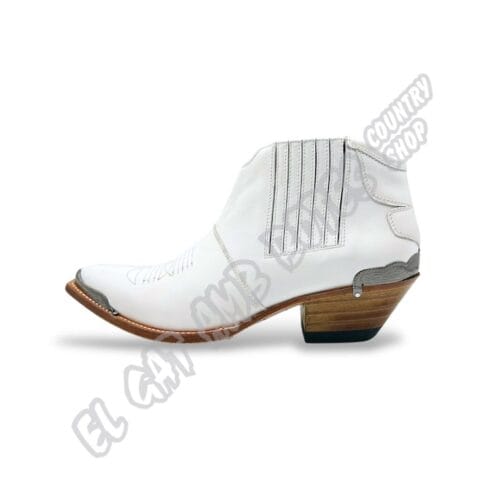 El-Gat-Amb-Boots-Platja-Daro-Shop-Online-Boots-Sendra-16150-Garduna-White