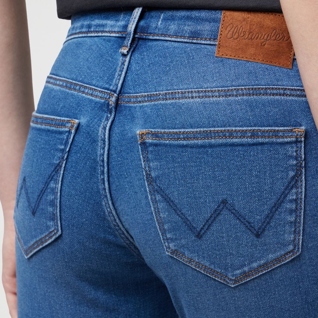 El-Gat-Amb-Botes-Platja-Daro-Shop-Online-Complementos-Jeans-Mujer-Wrangler-Camellia-112327595