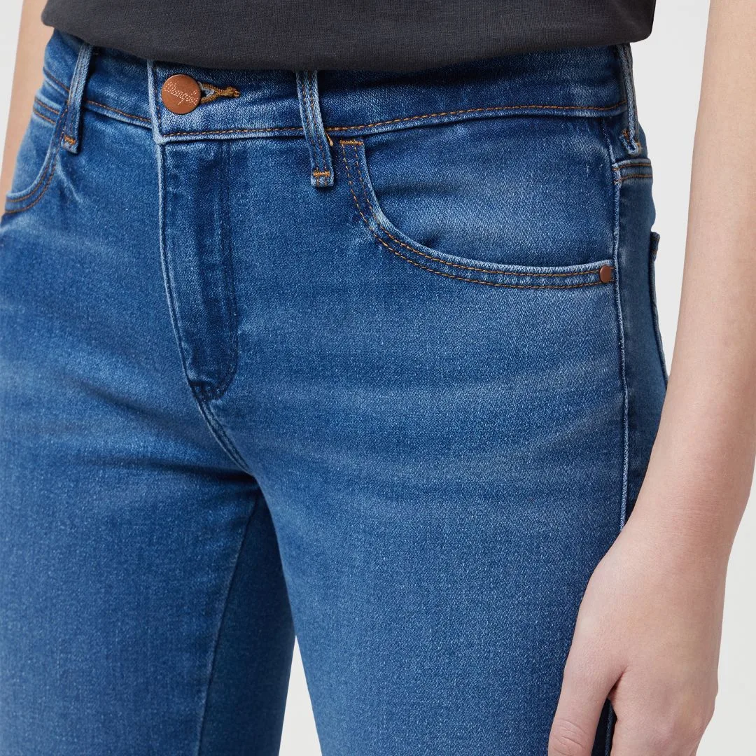 El-Gat-Amb-Botes-Platja-Daro-Shop-Online-Complementos-Jeans-Mujer-Wrangler-Camellia-112327595