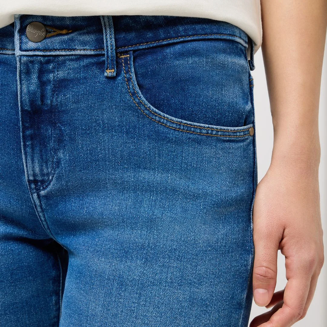 El-Gat-Amb-Botes-Platja-Daro-Shop-Online-Complementos-Jeans-Mujer-Wrangler-Raven-112334275